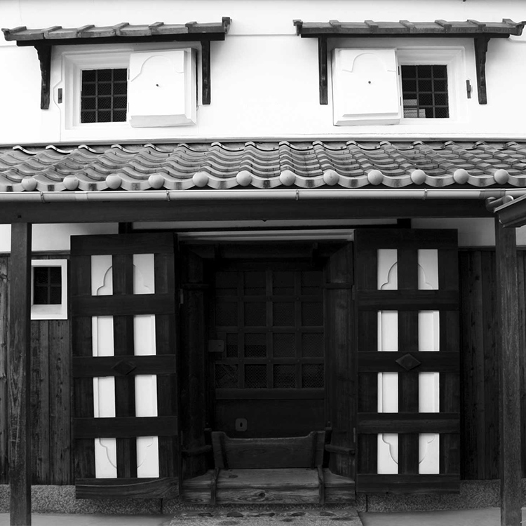 西陣織の老舗 | 菱屋善兵衛 – 木野織物 – 「菱屋善兵衛」は京都・西陣の地で文化元年（1804年）に創業。 以来200年余、絶えることなく